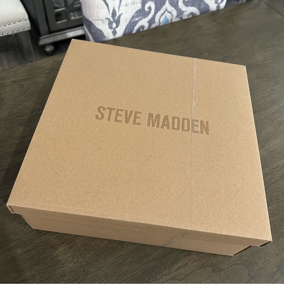 NWT Steve Madden Rhiannon Chelsea Boot Women’s Size 6 Cognac Brown Suede - Picture 12 of 12